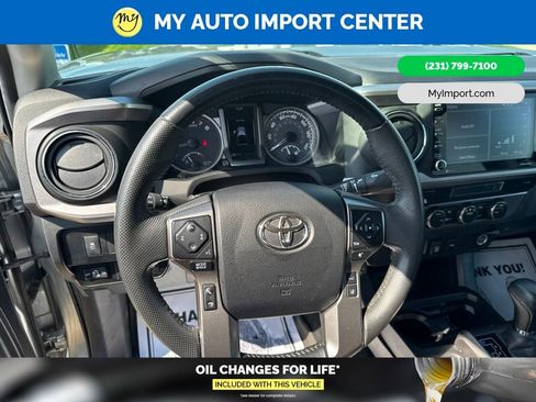 Used 2022 Toyota Tacoma SR5 AWD/4WD image 15