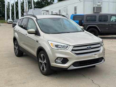 Used 2018 Ford Escape SEL FWD image 4