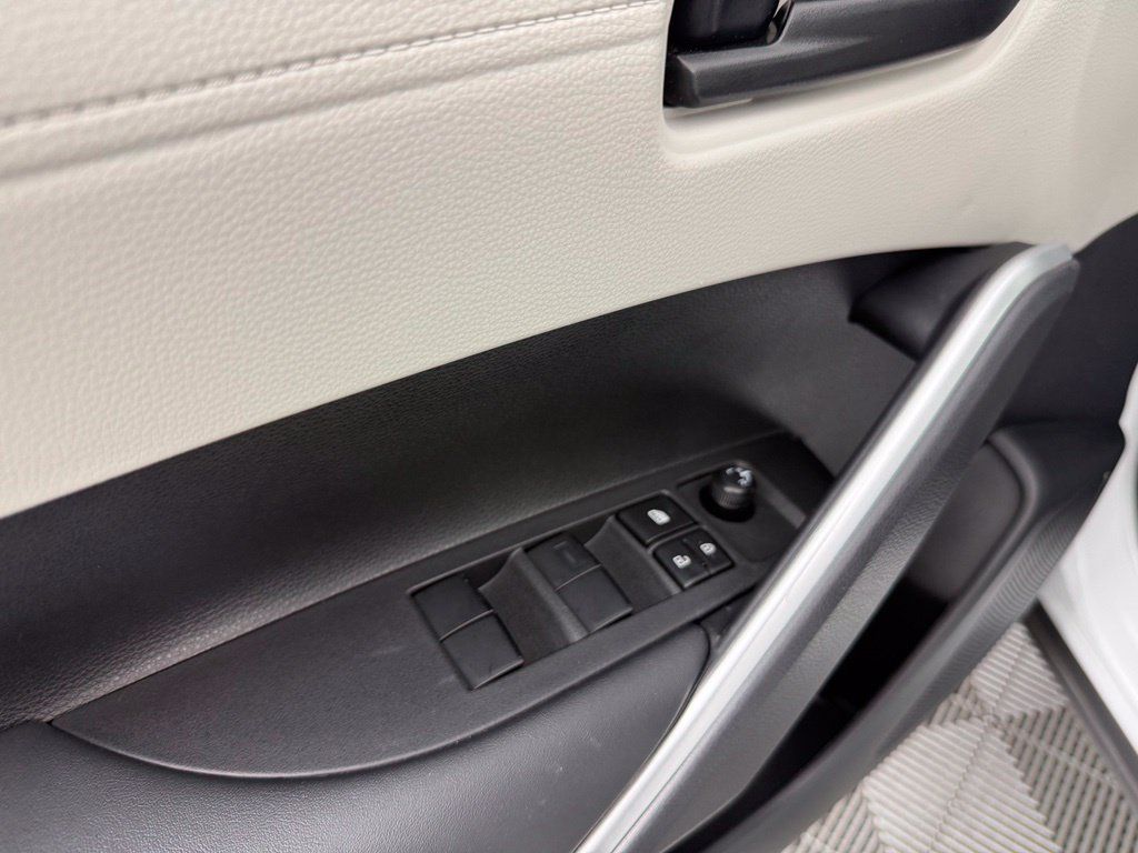 Used 2024 Toyota Corolla Cross L AWD/4WD image 16