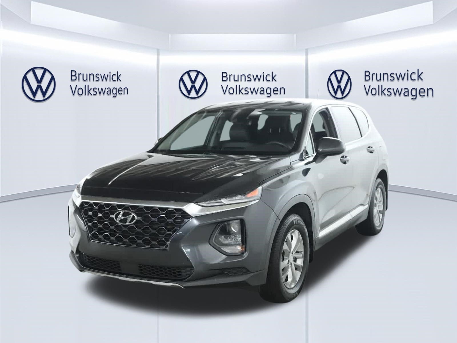 Used 2020 Hyundai Santa Fe SE FWD image 1