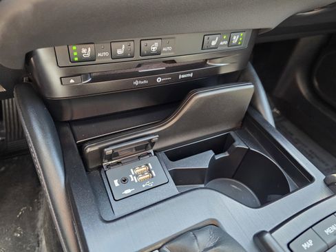 Used 2022 Lexus ES 350 w/ Premium Package image 29