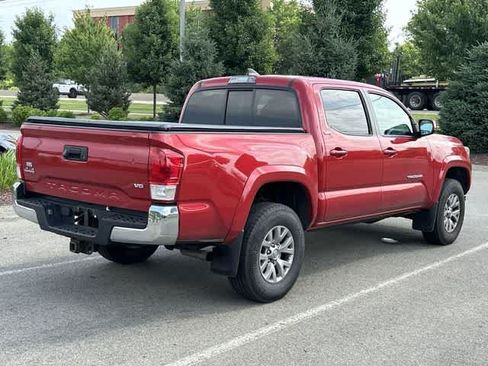 Used 2017 Toyota Tacoma SR5 w/ Tow Package AWD/4WD image 21