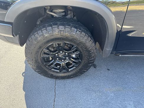 Used 2023 Chevrolet Silverado 1500 ZR2 w/ Technology Package image 9