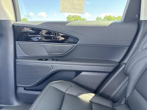 New 2026 Lincoln Nautilus Premier AWD/4WD image 15