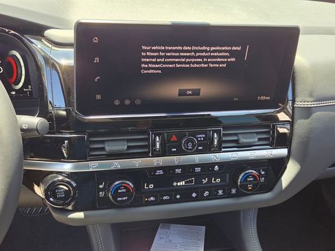 New 2026 Nissan Pathfinder Platinum FWD image 18