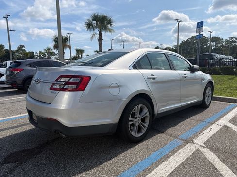 Used 2013 Ford Taurus SEL FWD image 3