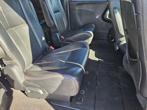 Used 2019 Dodge Grand Caravan GT FWD image 18