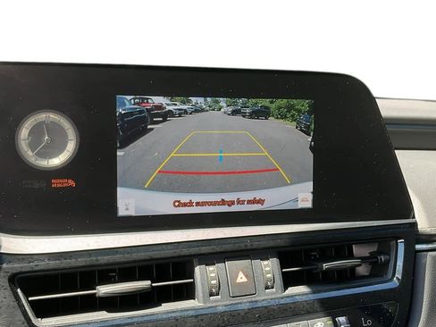 Used 2023 Lexus ES 250 w/ Premium Package image 16