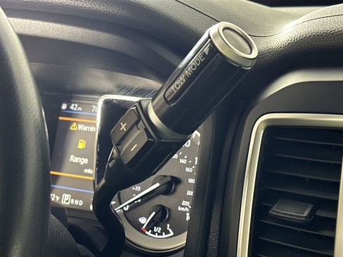 Used 2019 Nissan Titan S image 24