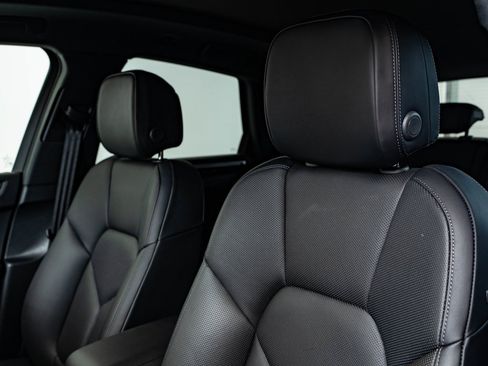 Certified 2024 Porsche Macan S image 24