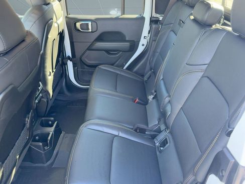 New 2025 Jeep Gladiator Sport image 14