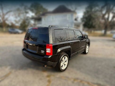 Used 2016 Jeep Patriot Latitude image 10