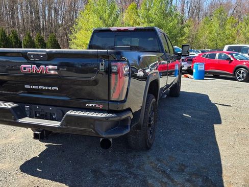 Used 2024 GMC Sierra 3500 AT4 w/ AT4 Preferred Package image 7
