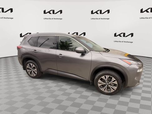 Used 2021 Nissan Rogue SV w/ Premium Package FWD image 9