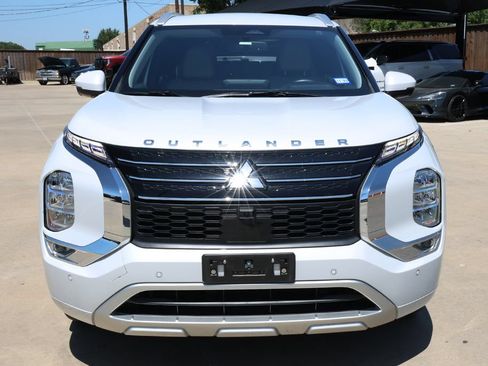 Used 2024 Mitsubishi Outlander SEL FWD image 2