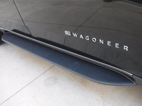 Used 2022 Jeep Wagoneer Series III image 13