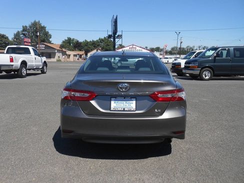 Used 2020 Toyota Camry LE FWD image 8