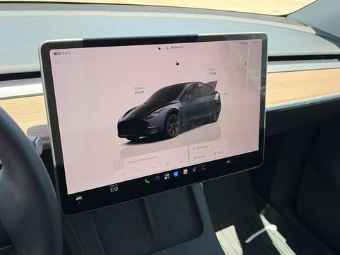 Used 2024 Tesla Model Y Long Range AWD/4WD image 22
