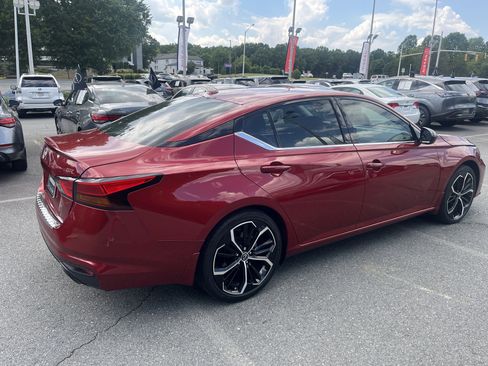 Certified 2023 Nissan Altima 2.5 SR FWD image 5