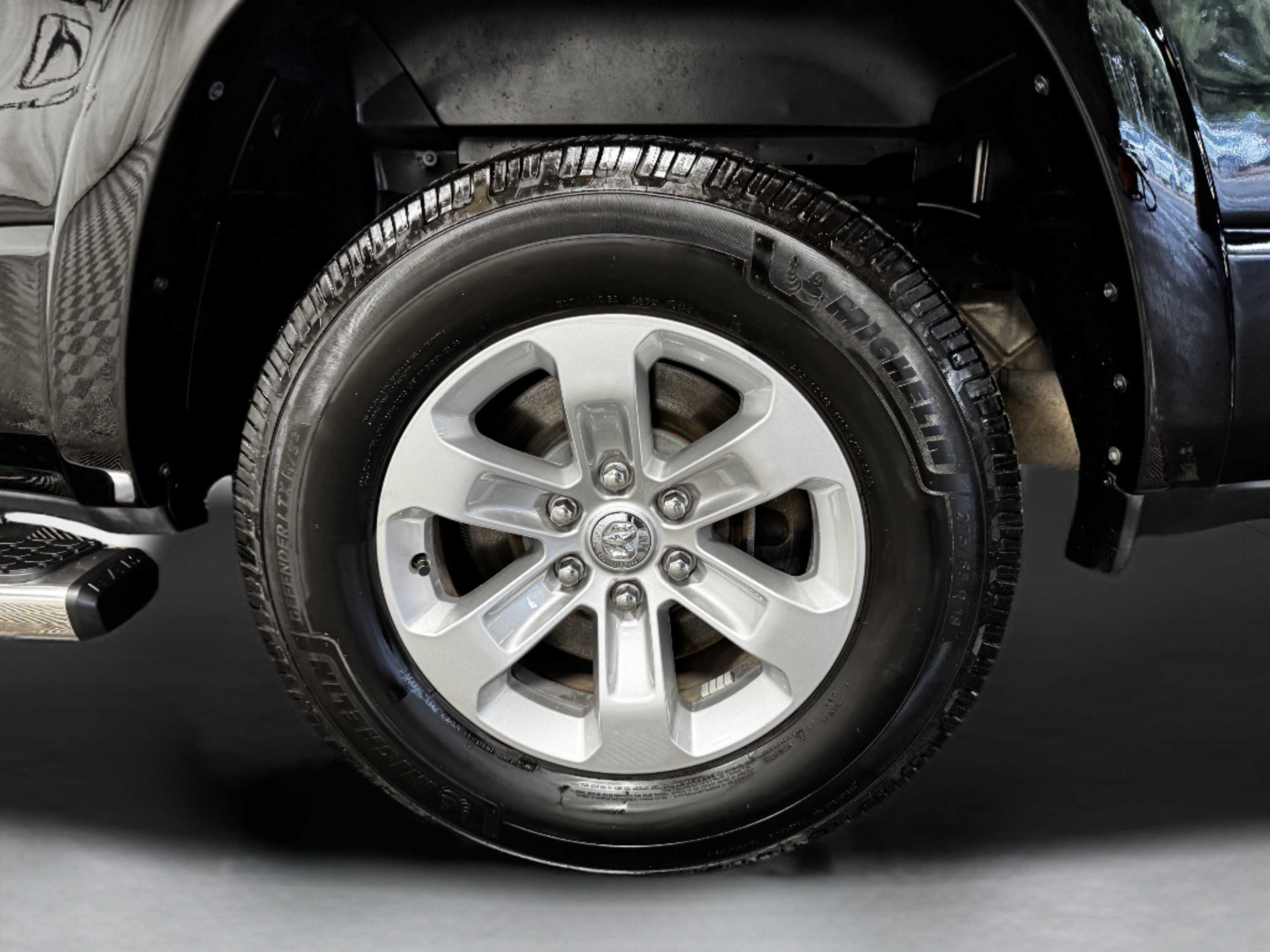 Used 2019 RAM 1500 Laramie w/ Bed Utility Group AWD/4WD image 48