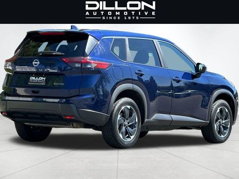 Used 2024 Nissan Rogue SV AWD/4WD image 4