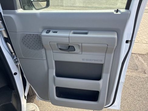 Used 2014 Ford E-250 and Econoline 250 w/ Power Group image 20