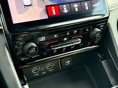 Used 2024 Jeep Grand Cherokee L Limited w/ Luxury Tech Group II image 25