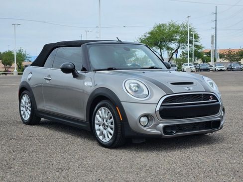 Used 2016 MINI Cooper S image 3