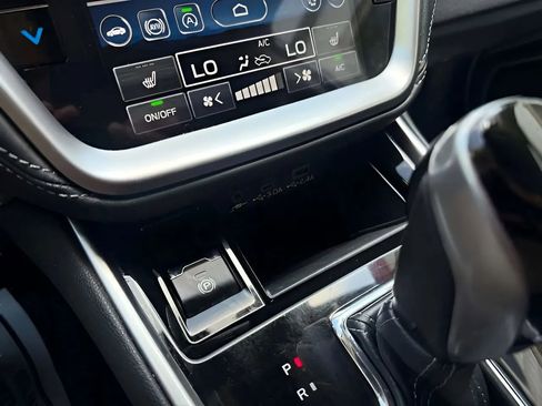 Used 2023 Subaru Outback Premium image 38