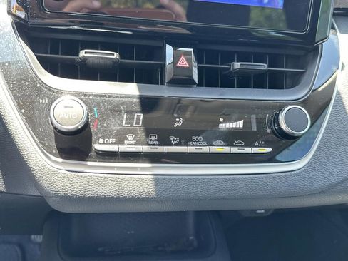 Used 2025 Toyota Corolla LE FWD image 18