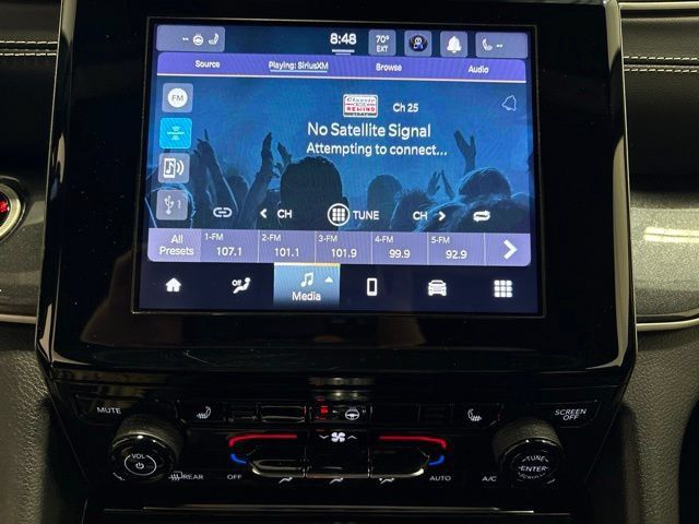 Used 2023 Jeep Grand Cherokee Altitude AWD/4WD image 19