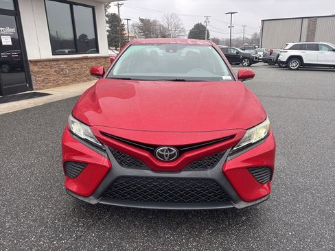 Used 2020 Toyota Camry SE w/ Convenience Package image 10