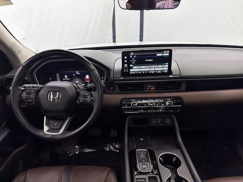 Used 2025 Honda Pilot Elite image 25