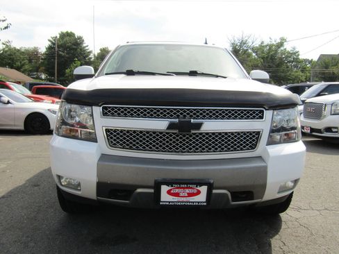 Used 2011 Chevrolet Avalanche LT w/ Luxury Package image 2