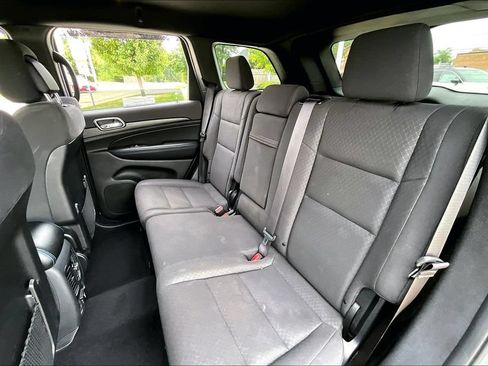 Used 2019 Jeep Grand Cherokee Laredo AWD/4WD image 31