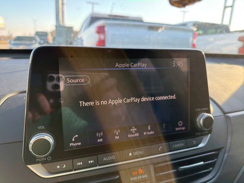 Used 2024 Nissan Altima 2.5 SV image 23