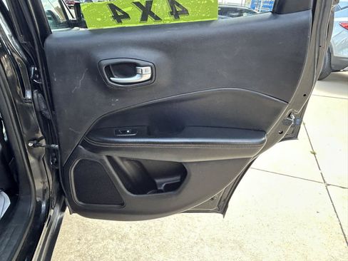 Used 2018 Jeep Compass Limited AWD/4WD image 17