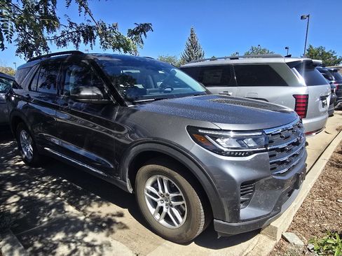 Used 2025 Ford Explorer Active RWD image 8