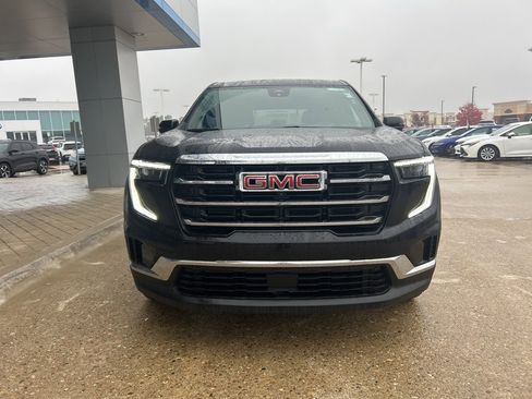 Used 2025 GMC Acadia Elevation image 3