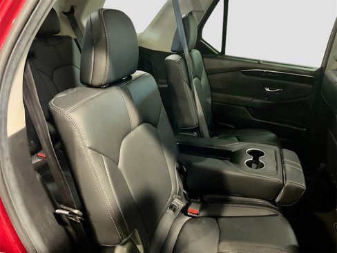 Used 2025 Honda Pilot EX-L image 28