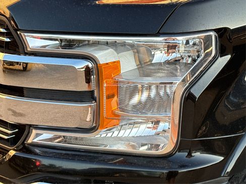 Used 2018 Ford F150 Lariat image 16