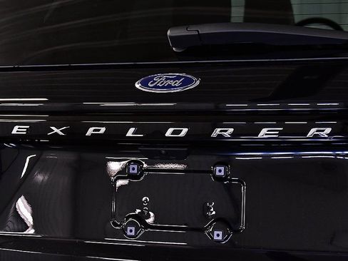 New 2026 Ford Explorer Active w/ Active Comfort Package image 10