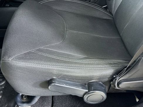 Used 2014 Jeep Wrangler Unlimited Sahara image 19