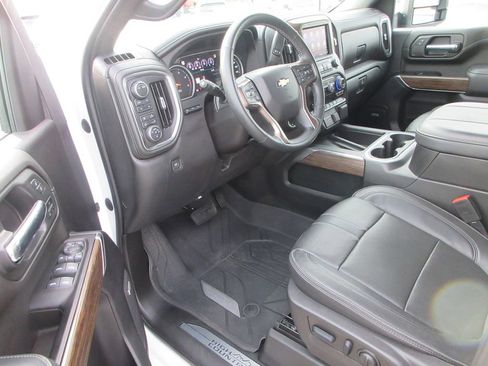 Used 2023 Chevrolet Silverado 3500 High Country w/ Technology Package image 17