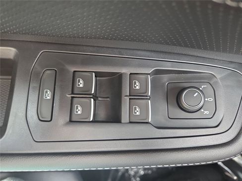 New 2026 Volkswagen Atlas SE image 13