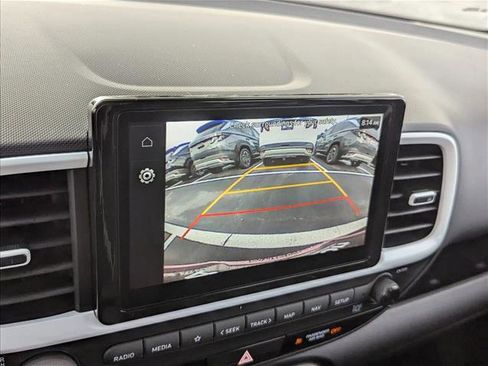New 2025 Hyundai Venue Limited image 12