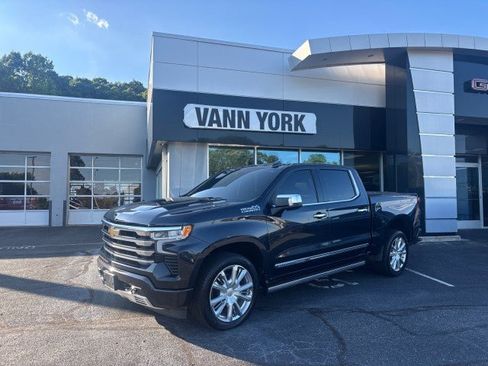 Used 2023 Chevrolet Silverado 1500 High Country w/ High Country Premium Package AWD/4WD image 1