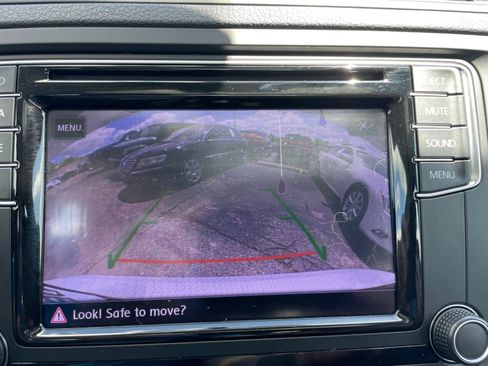 Used 2017 Volkswagen Jetta SE FWD image 17