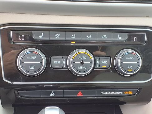 Used 2022 Volkswagen Atlas SE AWD/4WD image 24