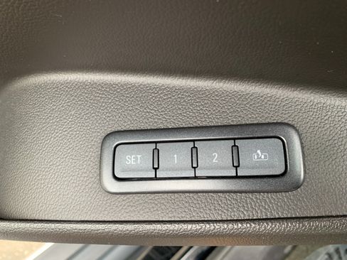 Used 2017 GMC Yukon Denali AWD/4WD image 18